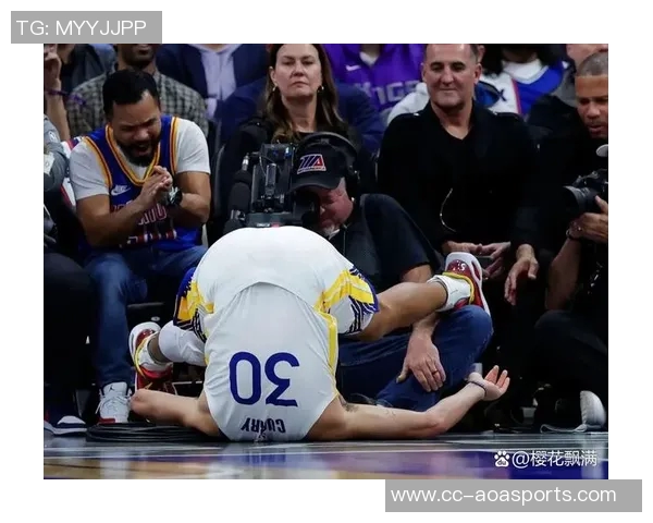 库里谈伤情：血痕源于对湖人比赛实际情况并不严重